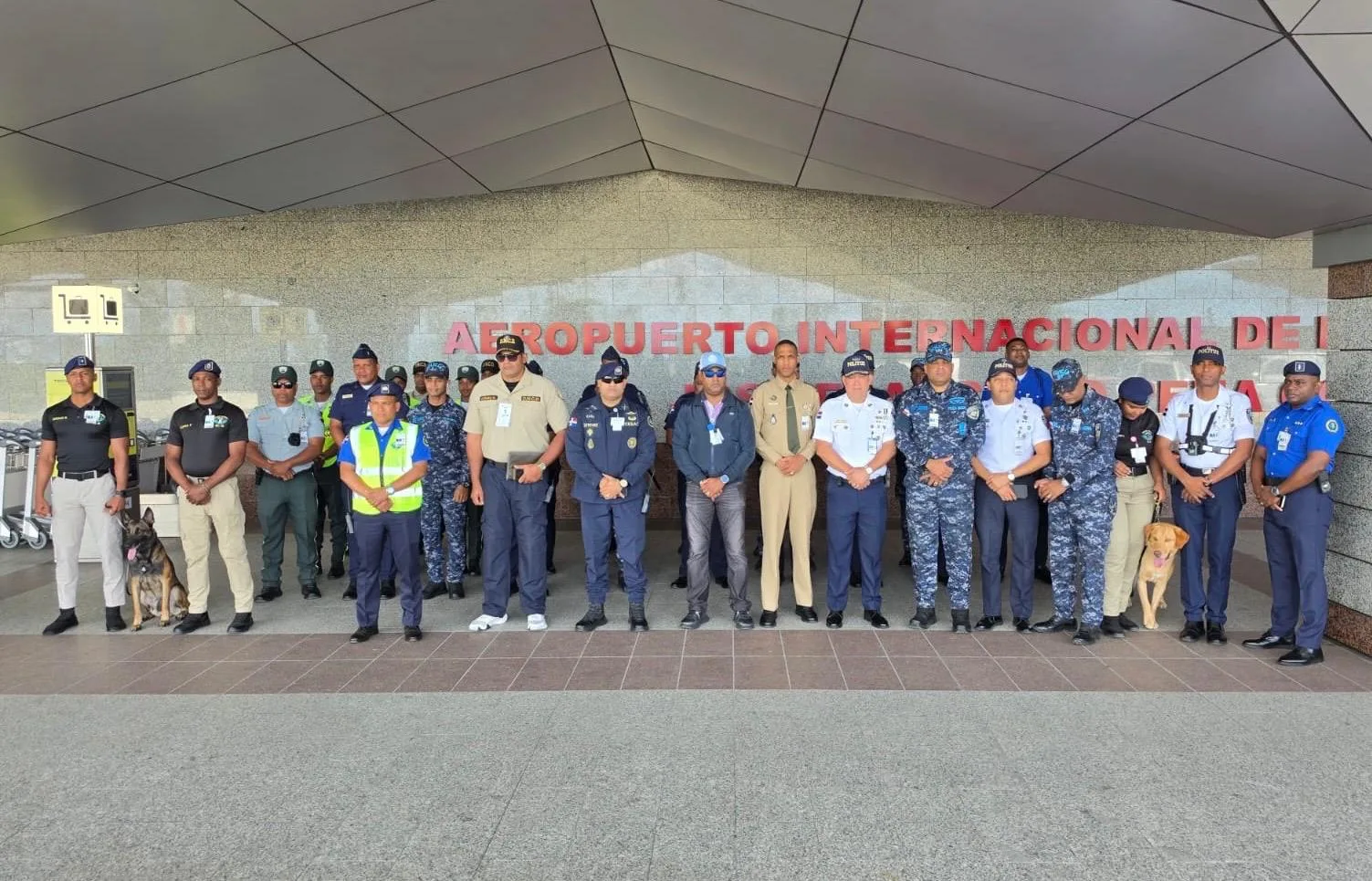 Operativo Semana Santa 2026”: CESAC despliega patrullas mixtas en accesos a todos los aeropuertos del país