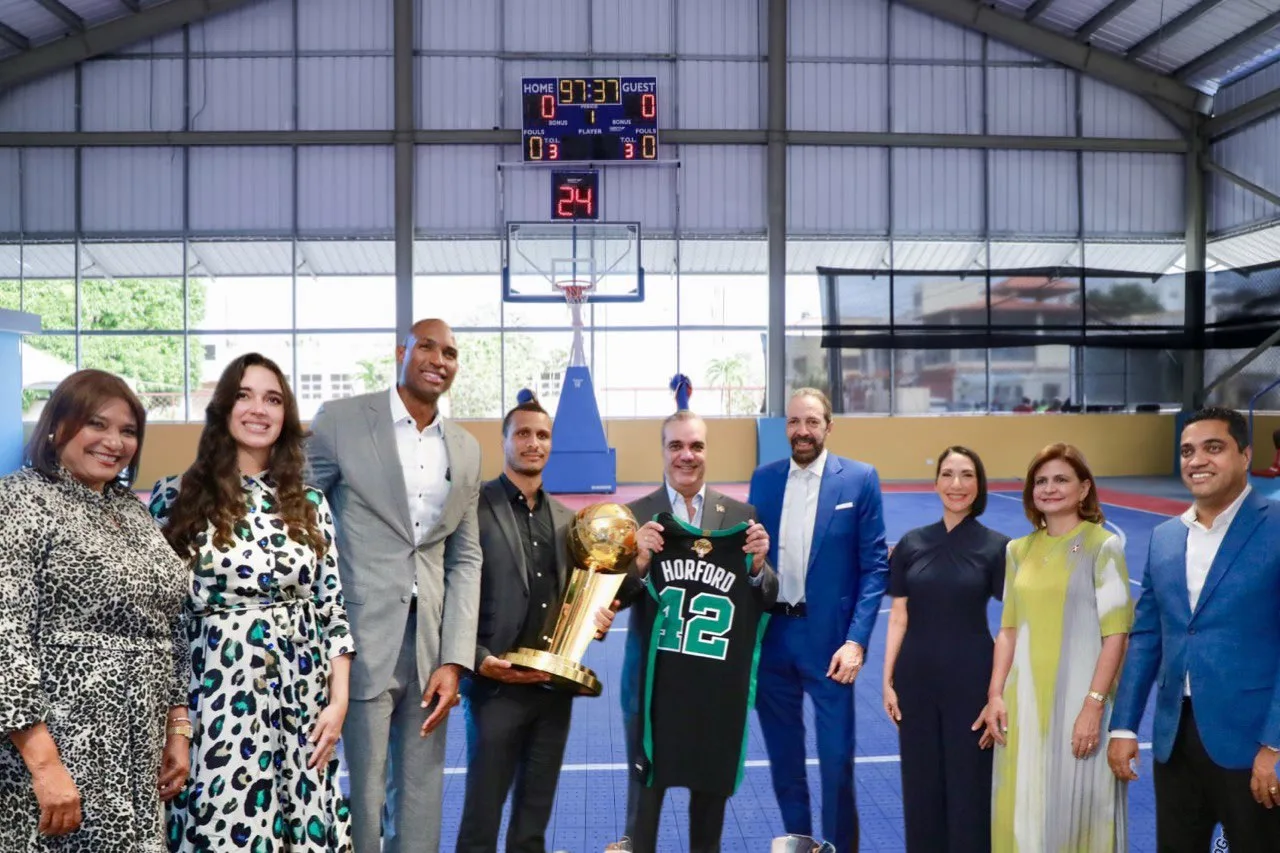 Al Horford agradece al presidente Luis Abinader y al ministro Kelvin Cruz por techado “La Tribu de Quisqueya”