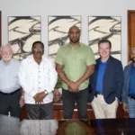 Titular del SRSO recibe visita de cortesía de directivos de la Wheelchair Foundation de EE.UU.