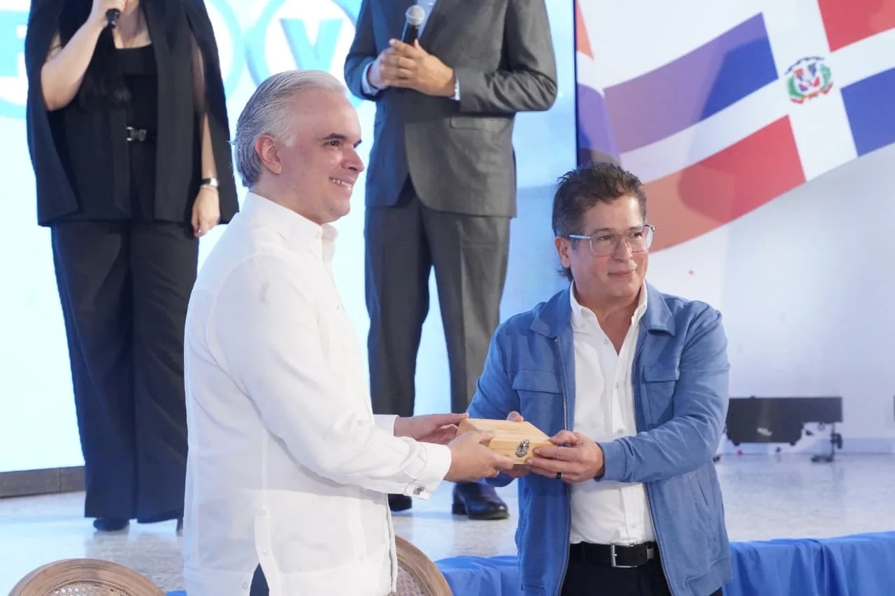 Ministerio de Educación recibe de RTVD la serie educativa “Trinitarios” para fortalecer la enseñanza de la historia patria a través de EDU+