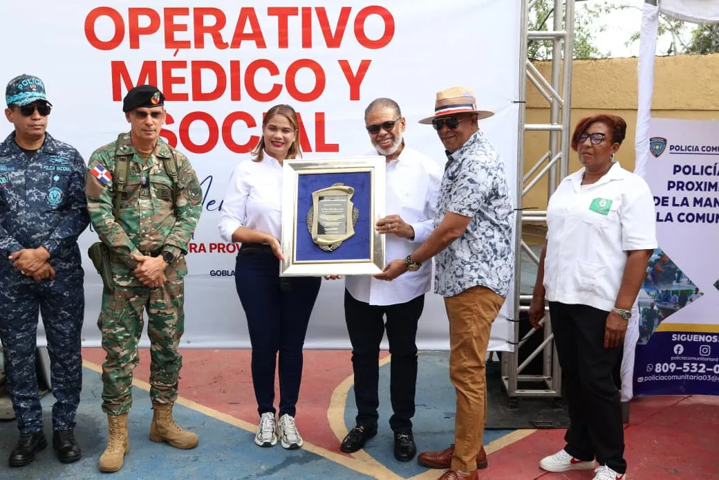 Desarrollo de la Comunidad y otras instituciones realizan jornada asistencial en La Romana; DGDC inicia acondicionamiento de casas