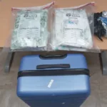 Cae extranjero en Aeropuerto Internacional de Punta Cana con cuatro paquetes de presunta cocaína