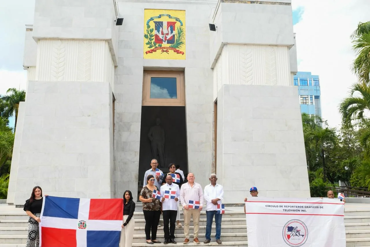 Reporteros gráficos honran a los Padres de la Patria y reconocen el valor de la mujer dominicana