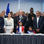 Presidente Abinader se reúne con líderes dominicanos en Chile y resalta oportunidades que se abren por las buenas relaciones con el presidente Kast