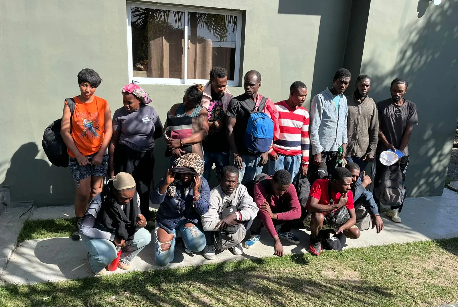 Ejército detiene a 18 indocumentados en Imbert