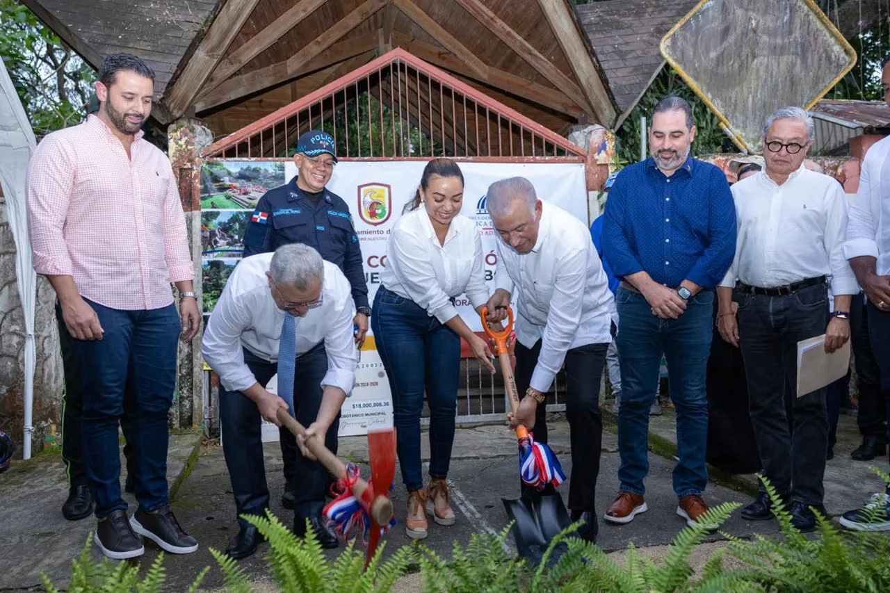 Gobierno da primer picazo y deja iniciados los trabajos de construcción del Parque Lineal ZooBotánico Municipal de Moca