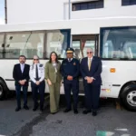 Banreservas dona minibús al Cuerpo de Bomberos del Distrito Nacional