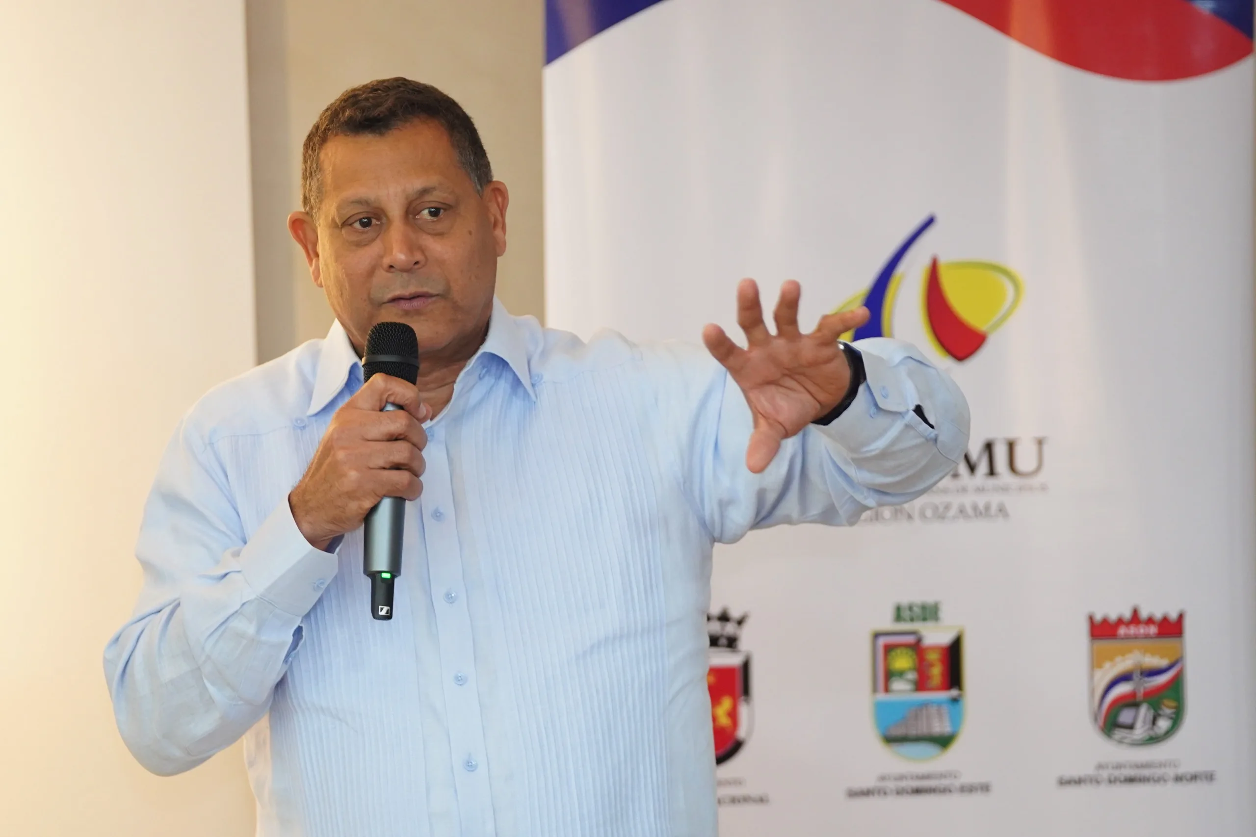 Nelson Núñez instruye a alcaldes de provincias bajo alerta a activar comités de emergencia