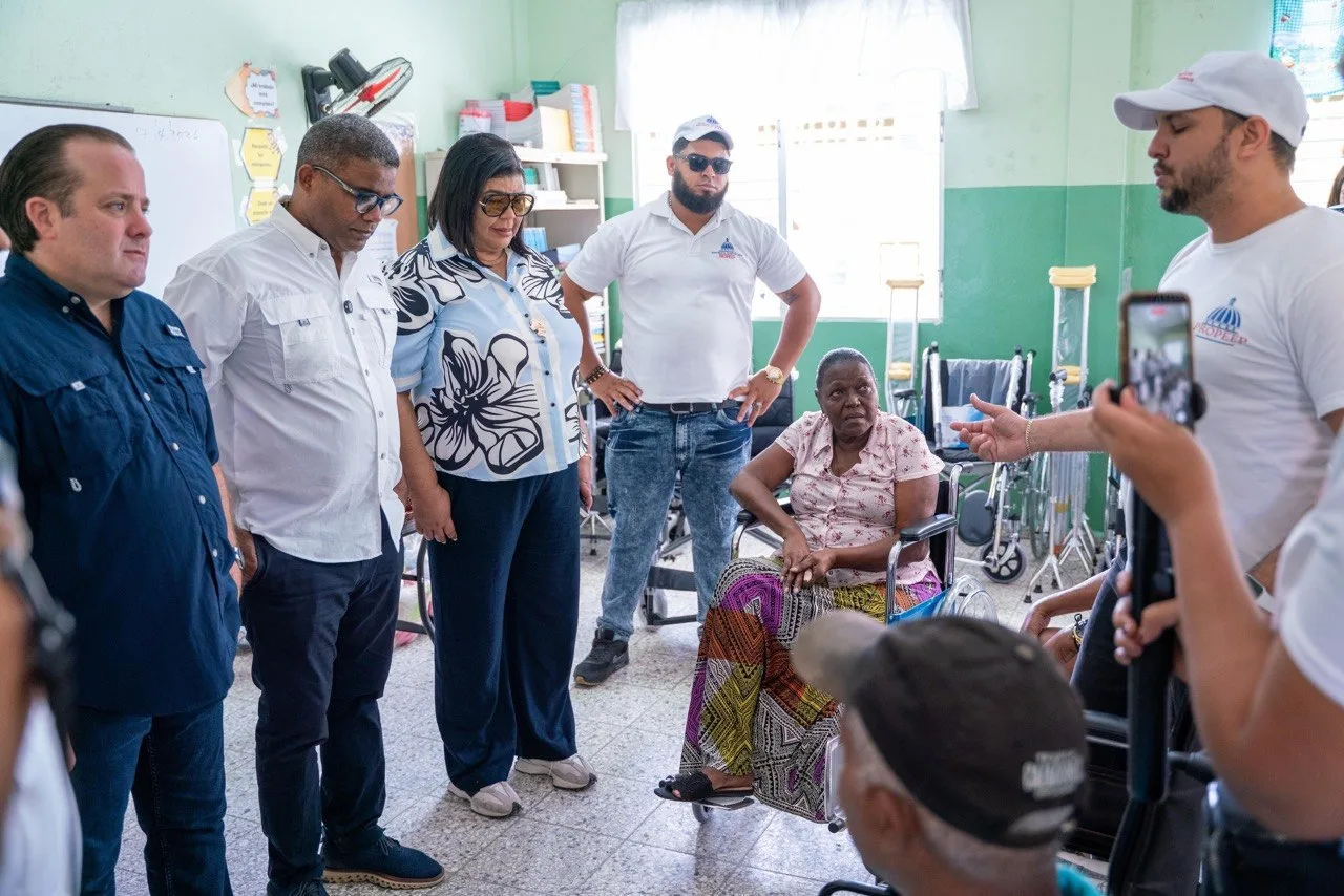 Propeep extiende mano solidaria a cientos de familias tras lluvias abundantes en Imbert y Montellano