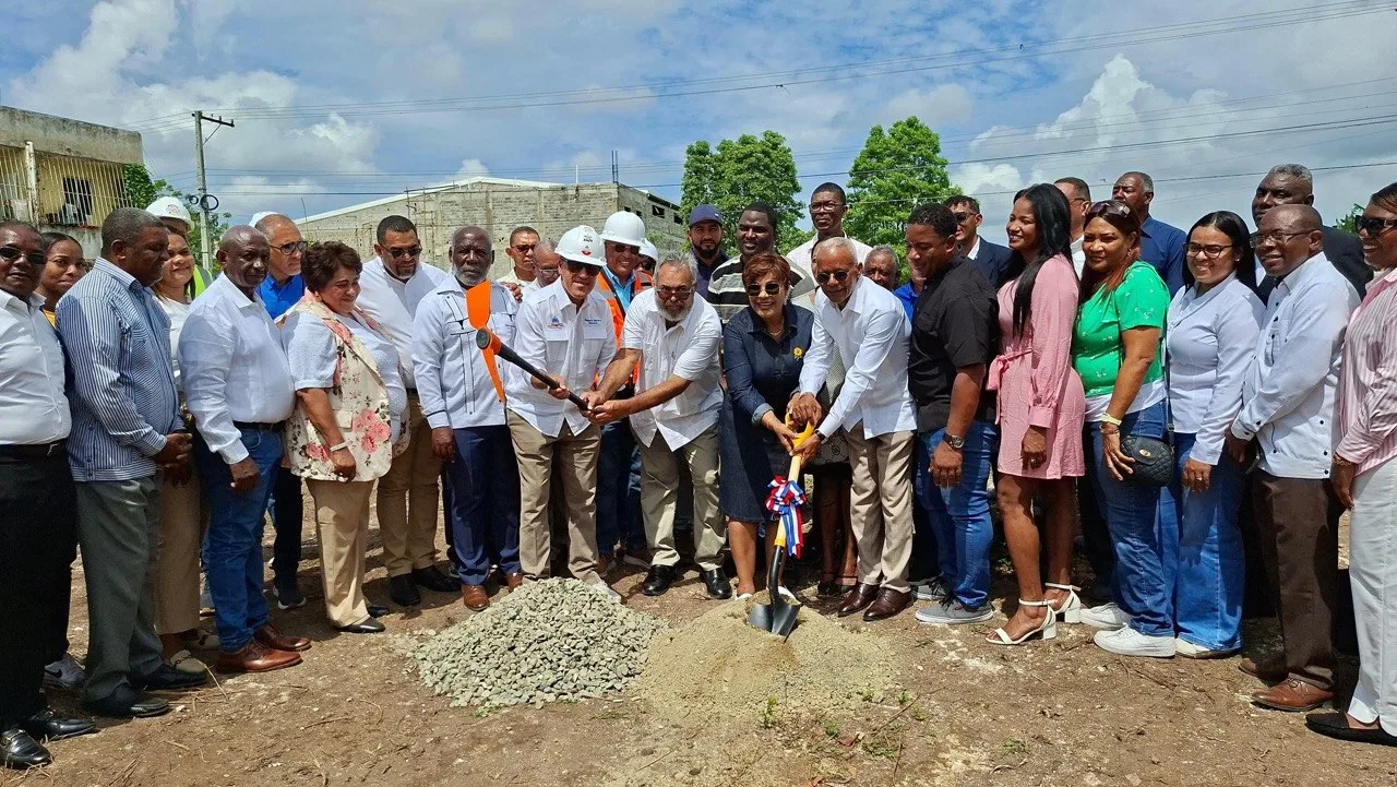 Gobierno deja iniciados los trabajos de construcción de nuevo CAIPI y un Politécnico en Boca Chica