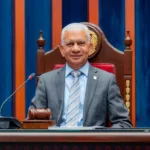 Senado aprueba ley que reconoce trayectoria política y de servicio del exsenador Vicente Sánchez Baret