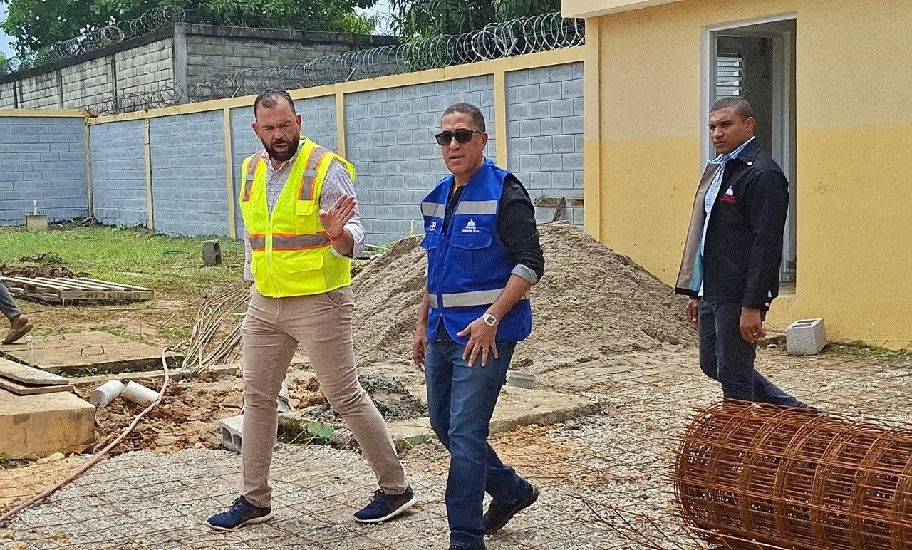 Nuevas escuelas en Río San Juan y Copeyito están listas para ser entregadas tras 14 años de espera