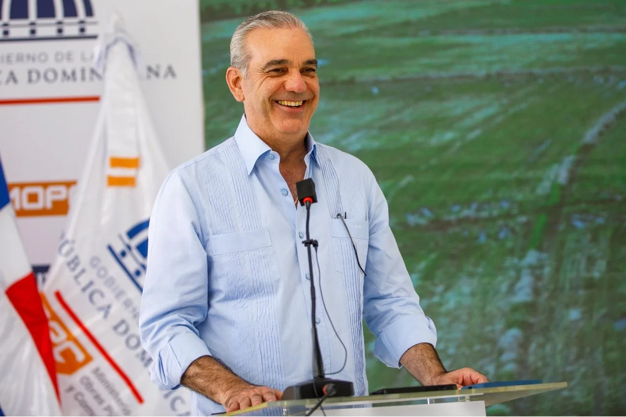 Presidente Abinader entrega Circuito Vial Bajo Yuna y transforma la vida de más de 30 mil personas en el Nordeste