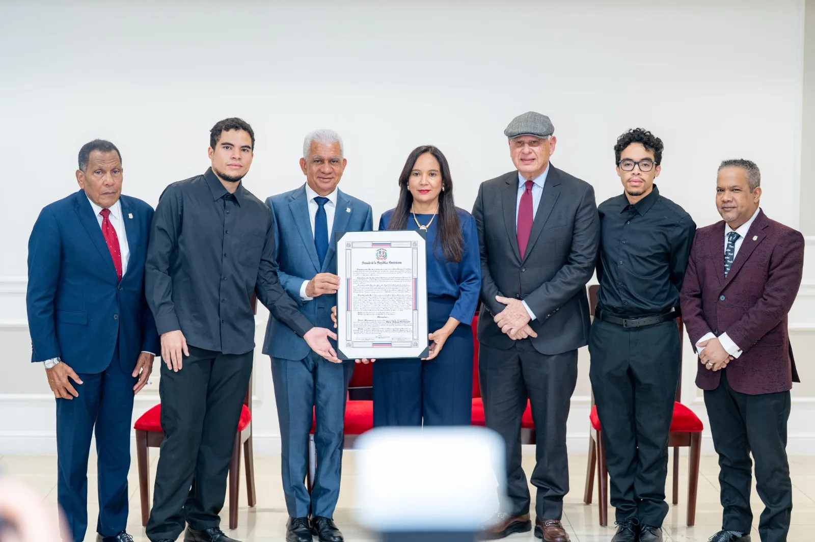 Senado rinde homenaje póstumo al cineasta René Fortunato por su legado histórico y cultural
