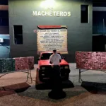 Ejército detiene hombre ocultaba 93,000 cigarrillos de contrabando en una camioneta en Valverde