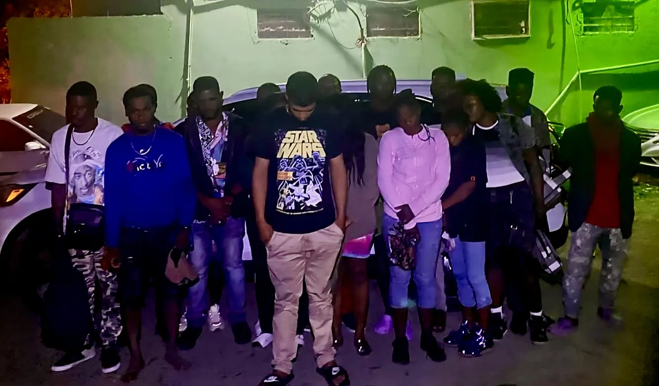 Ejército envía ante el Ministerio Público a otro conductor detenido con 21 haitianos indocumentados en Santiago Rodríguez