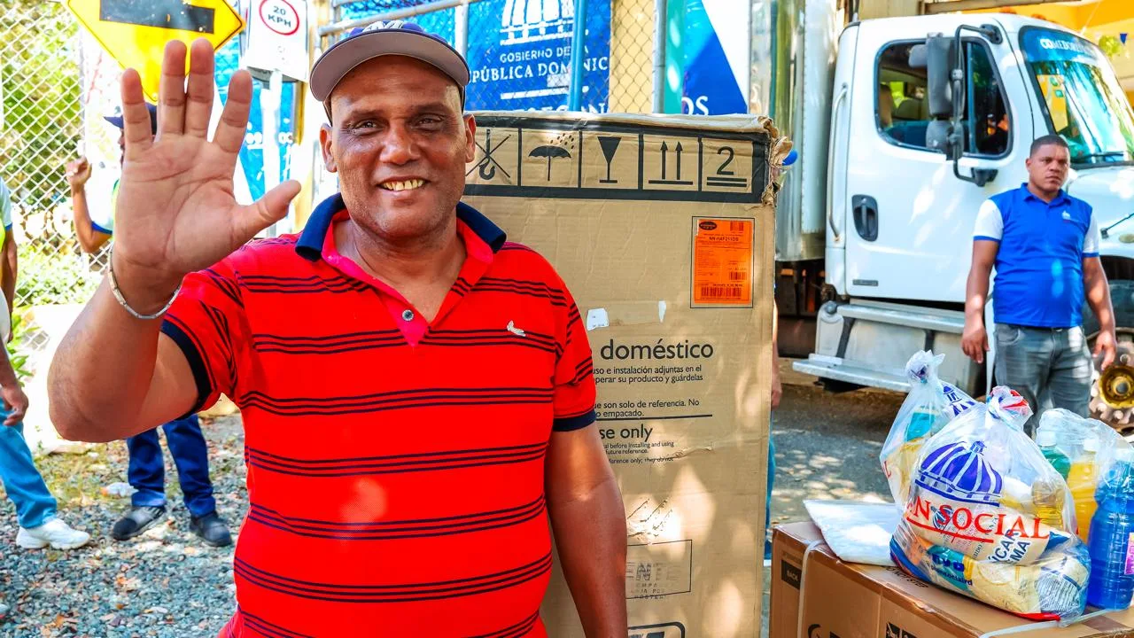 En menos de 48 horas Gobierno entrega a través de DASAC enseres a familias afectadas por inundaciones