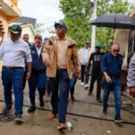 Director de DASAC encabeza recorrido por Los Alcarrizos y La Guáyiga, tras daños provocados por inundaciones