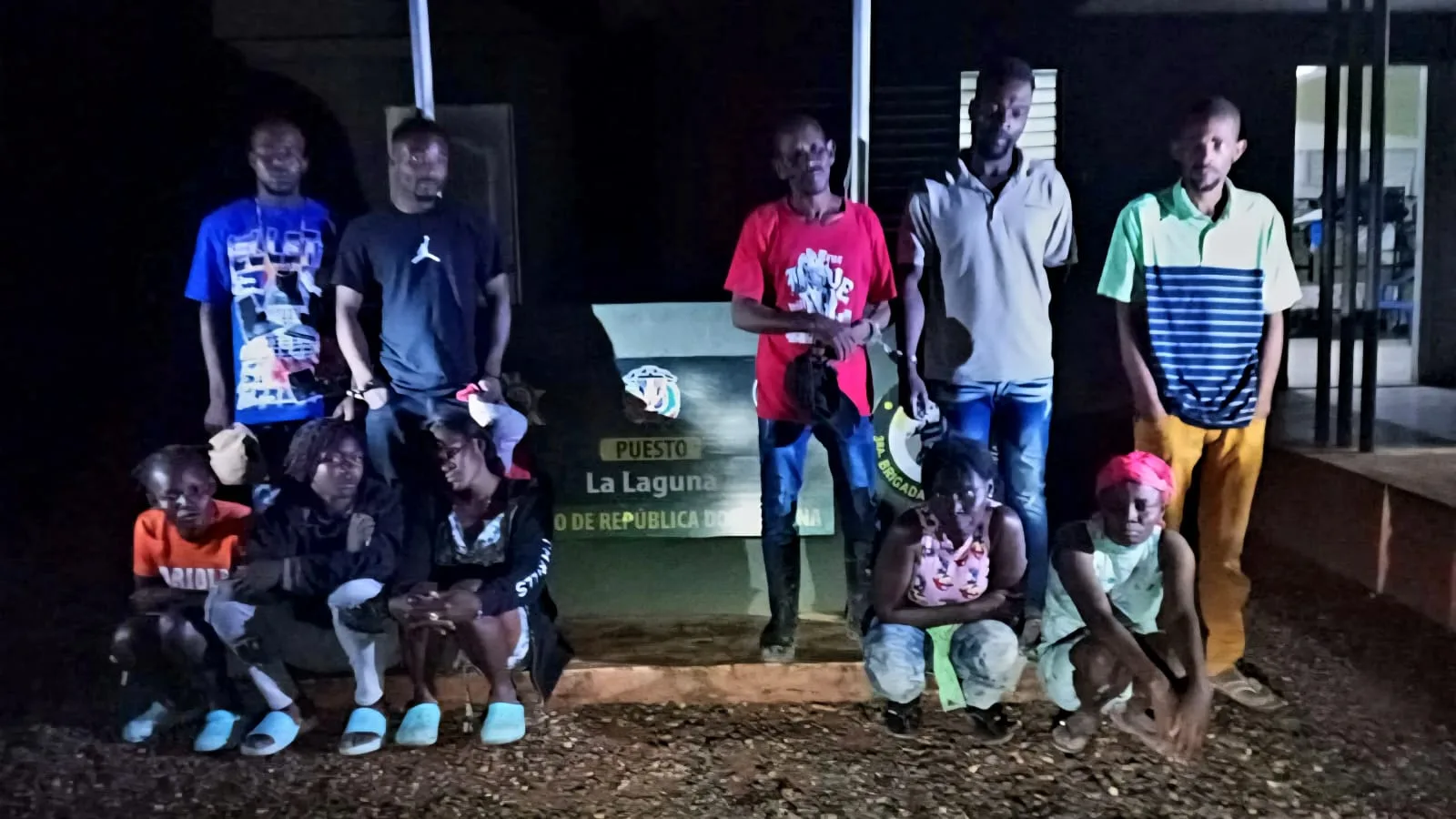 Patrulla del Ejército detiene a 16 haitianos indocumentados en San Juan de la Maguana