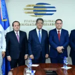 Leonel valora diálogo “cordial y respetuoso” con comisión oficial y sostiene que los sacrificios debe asumirlos el Gobierno y ser comunicados con transparencia