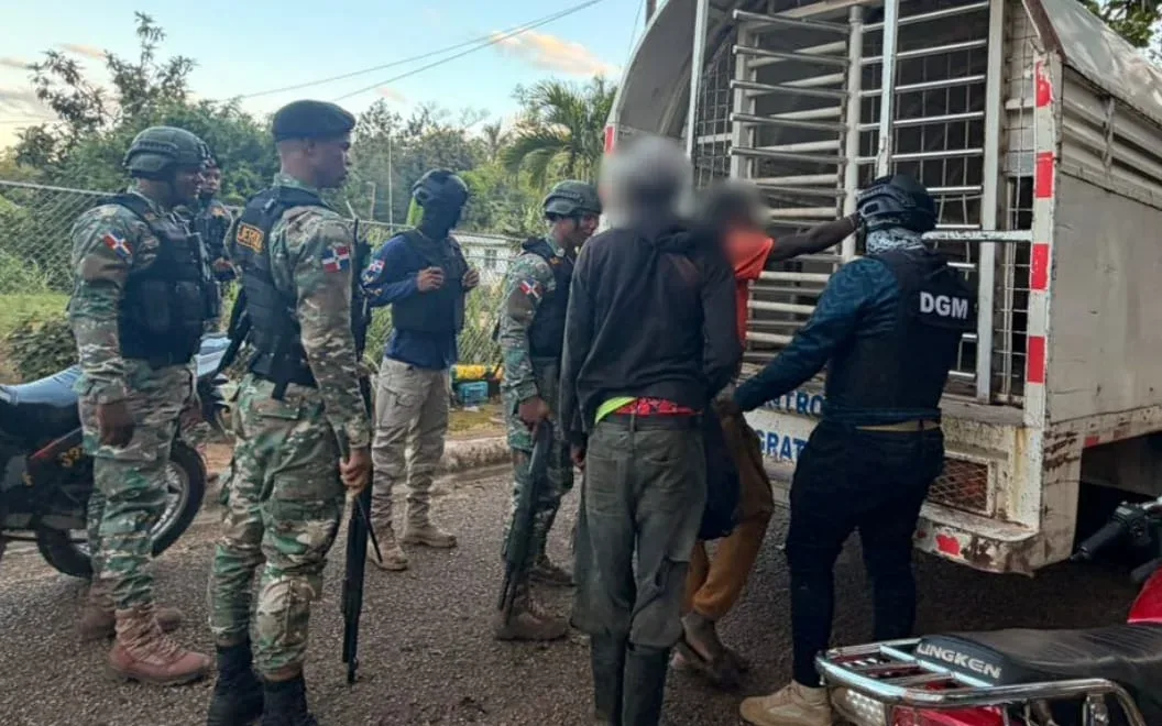 El miércoles 15 de abril operativos migratorios en todo el país dejan 983 detenidos y 868 deportados