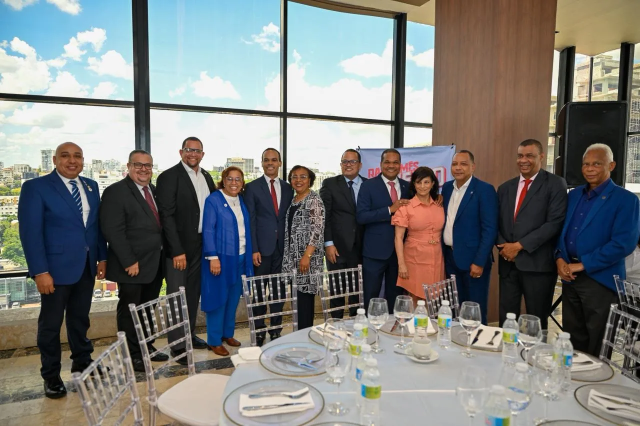 Radhamés Silverio reúne a más de 300 doctores y proyecta una nueva etapa de liderazgo científico en la UASD
