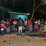 Tras persecución detienen vehículo con 23 indocumentados en Santiago Rodríguez