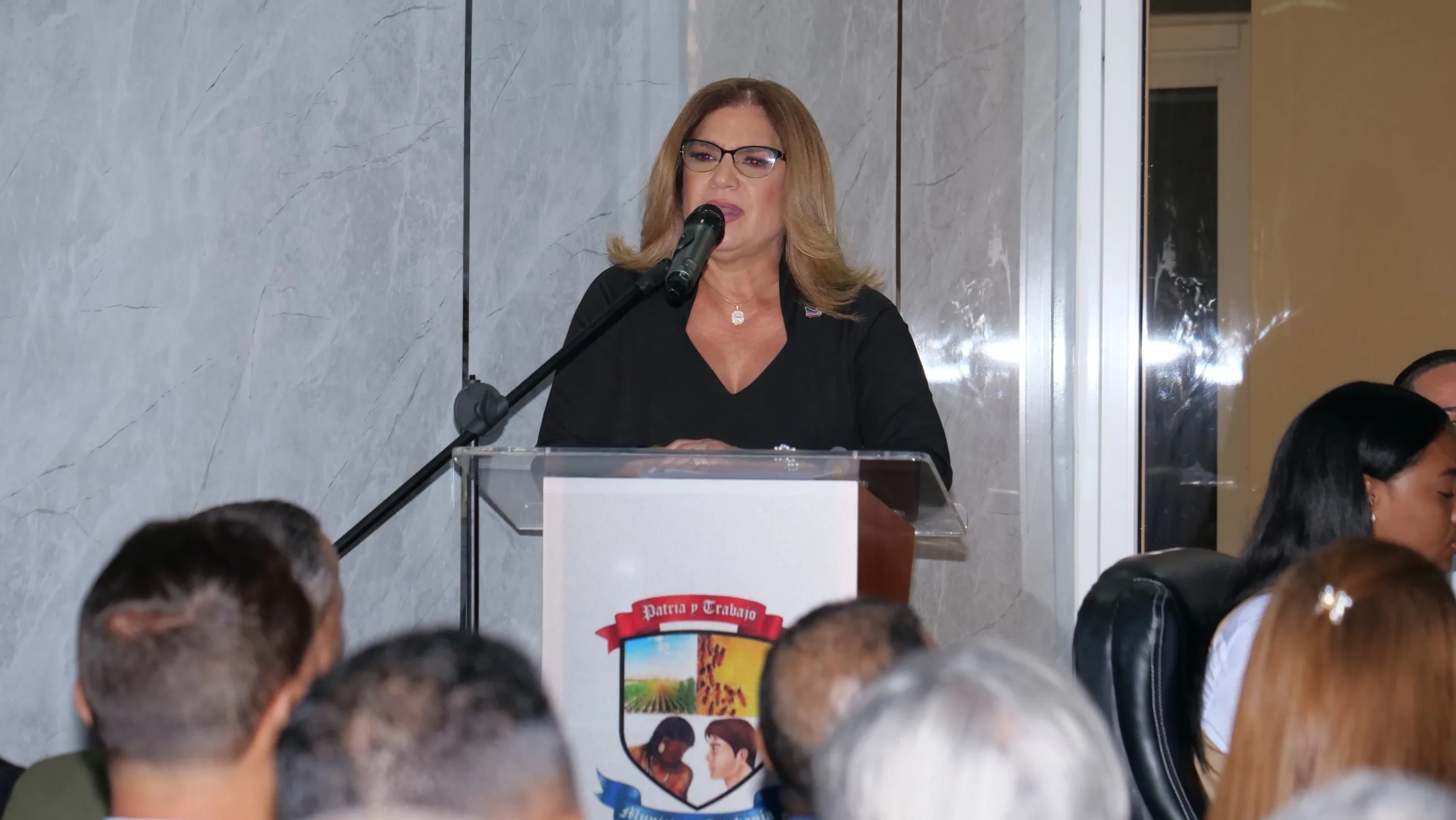 Alcaldesa Manuela Ortiz destaca desarrollo sostenible en municipio de Estebanía