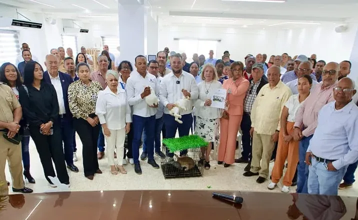Hecmilio Galván: «Es hora de que los dominicanos piensen en el conejo»