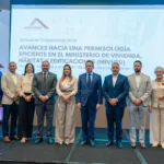 Ministro Ito Bisonó presenta en ACOPROVI avances de la modernización de la permisología; gremio valora el trabajo conjunto