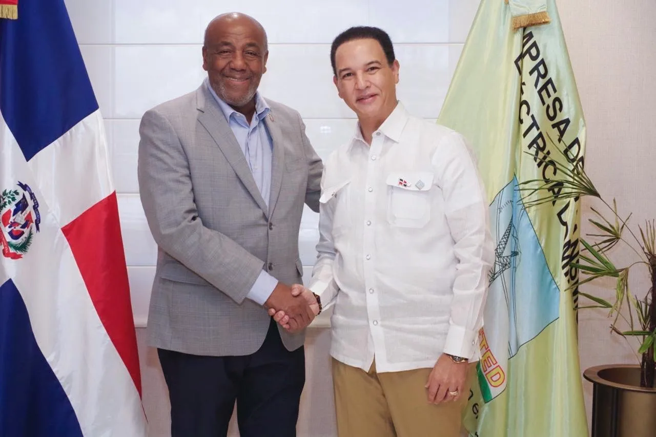ETED y Antonio Almonte, cónsul dominicano en Boston y asesor energético del Poder Ejecutivo, abordan avances del sistema eléctrico nacional