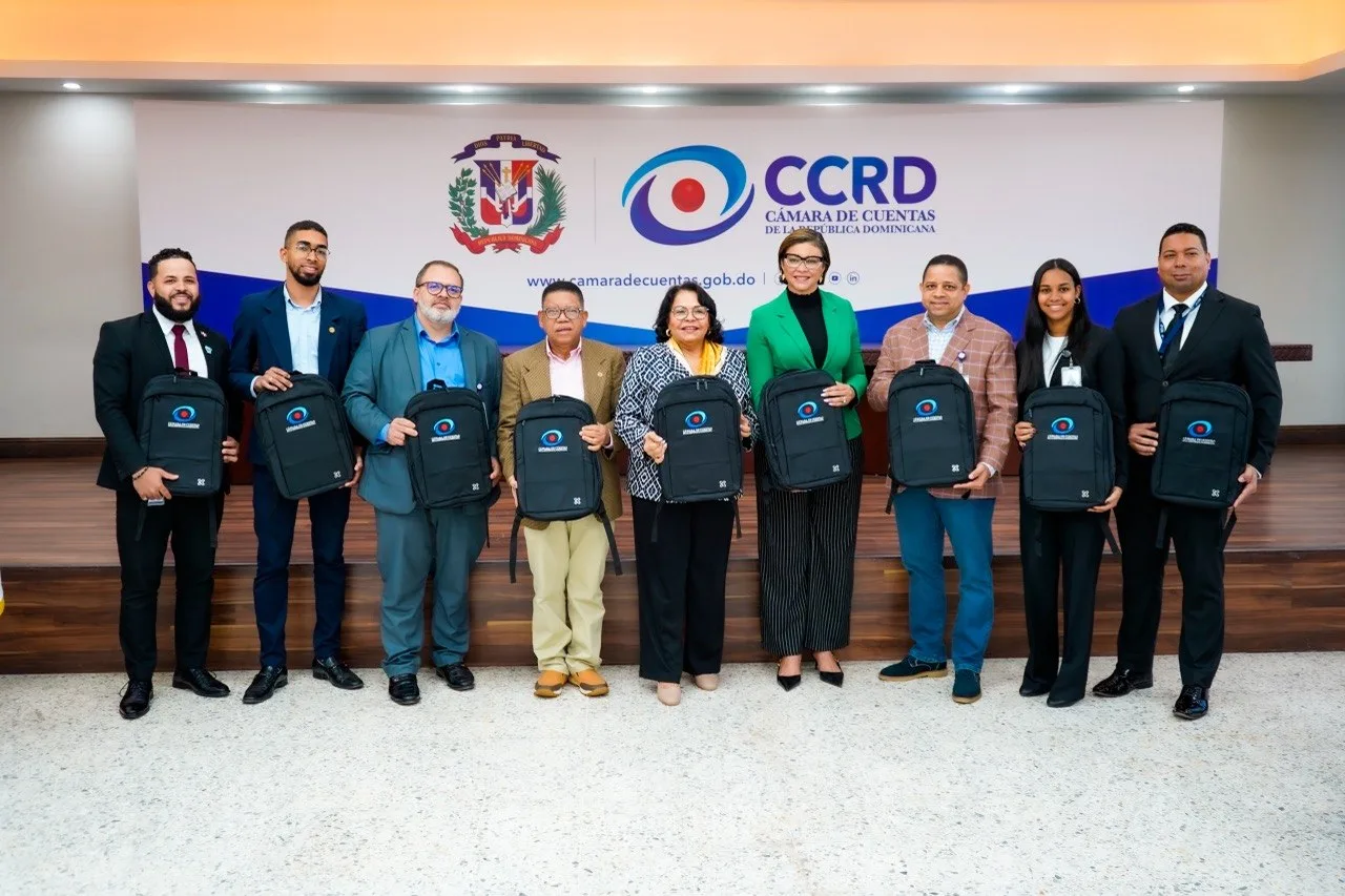Cámara de Cuentas destaca la excelencia de sus auditores y refuerza su labor con entrega de nueva herramienta de trabajo