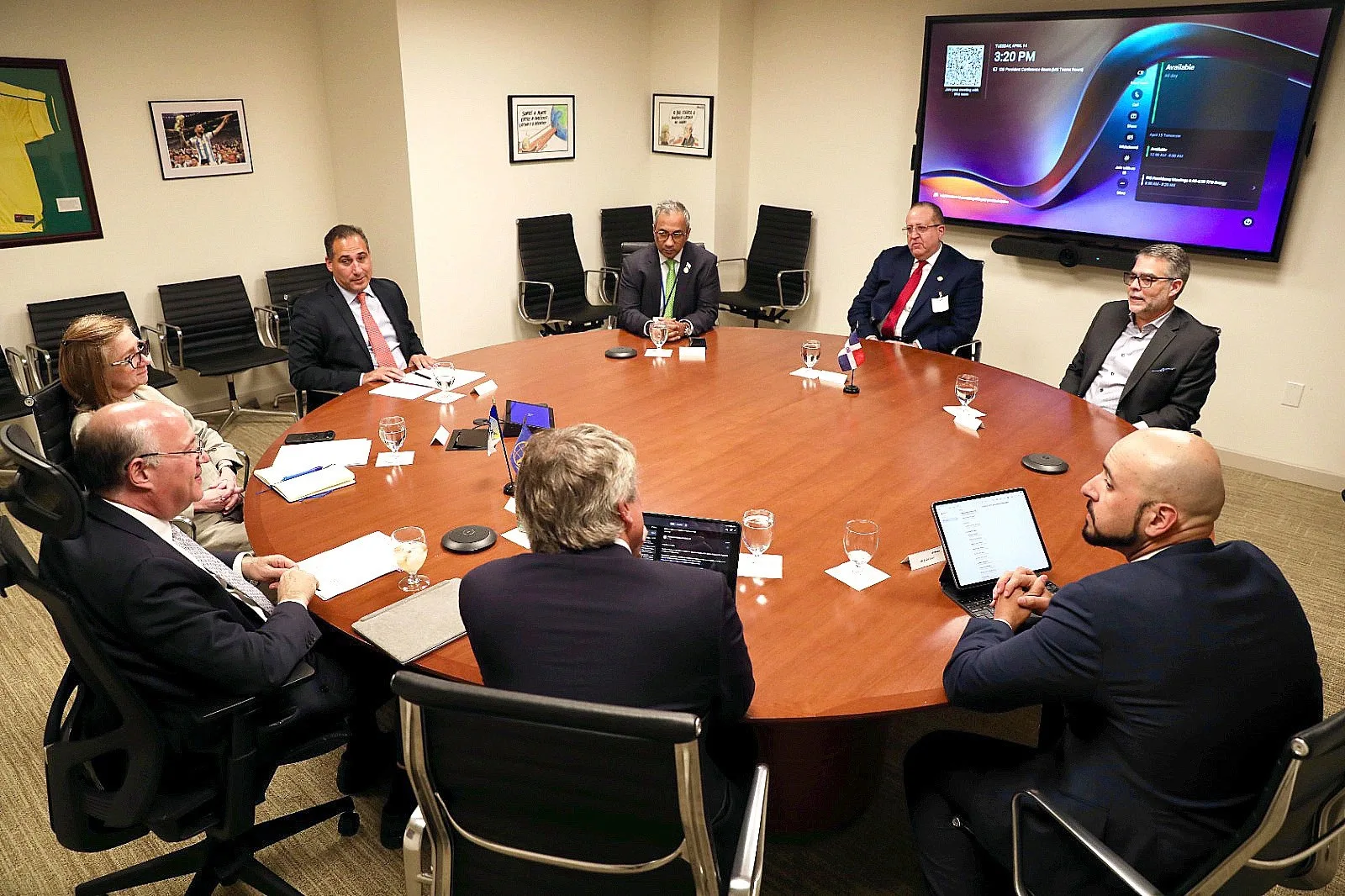 República Dominicana se reúne con el Banco Mundial, FMI, BID y bancos de inversión ante la crisis internacional