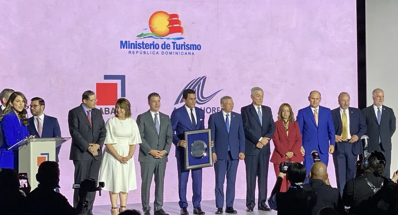Asociación de Bancos de la República Dominicana reconoce labor del ministro David Collado