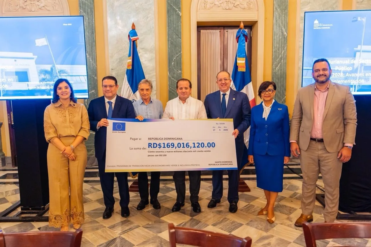 Gobierno dominicano y UE impulsan economía verde en RD; UE dona 2,275 MM de euros