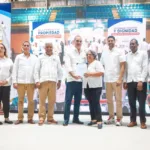 Presidente Abinader entrega en Haina 1,279 títulos de propiedad y beneficia 6,385 personas