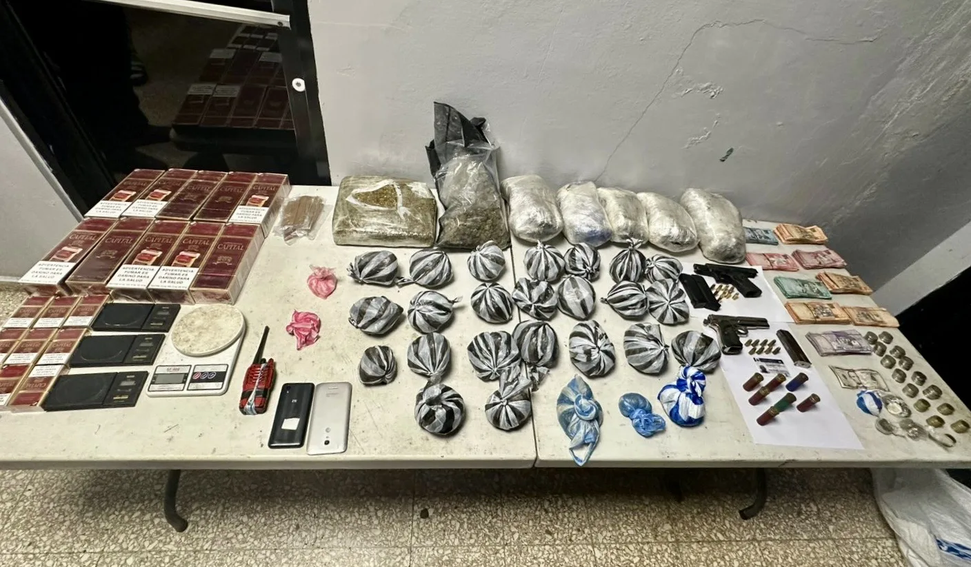 DNCD, PN y MP desmantelan centro de drogas en SFM; caen dos y persiguen a “Yuyo”