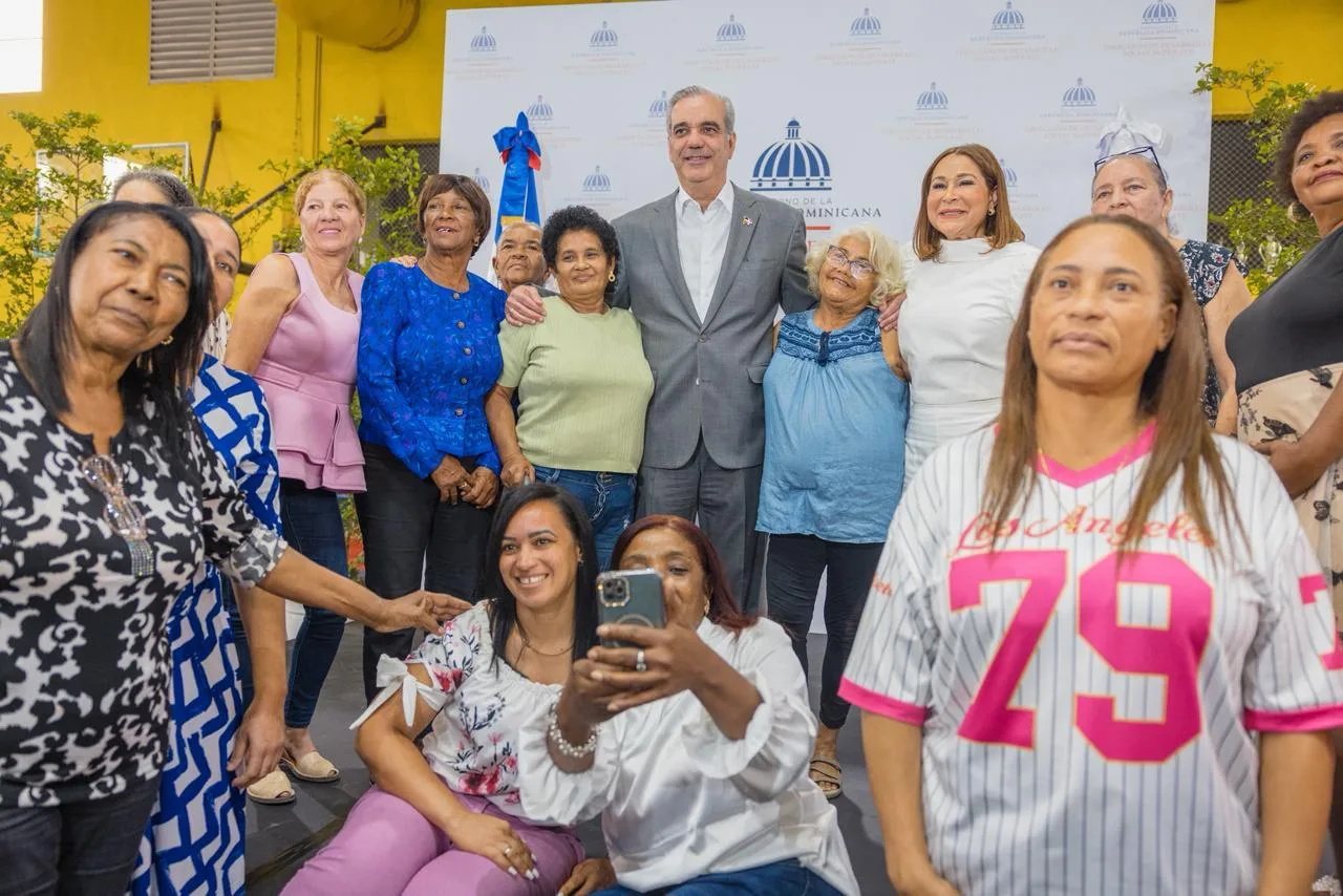 Presidente Abinader inicia entrega del Bono Madre 2026 que beneficiará a más de un millón de madres dominicanas