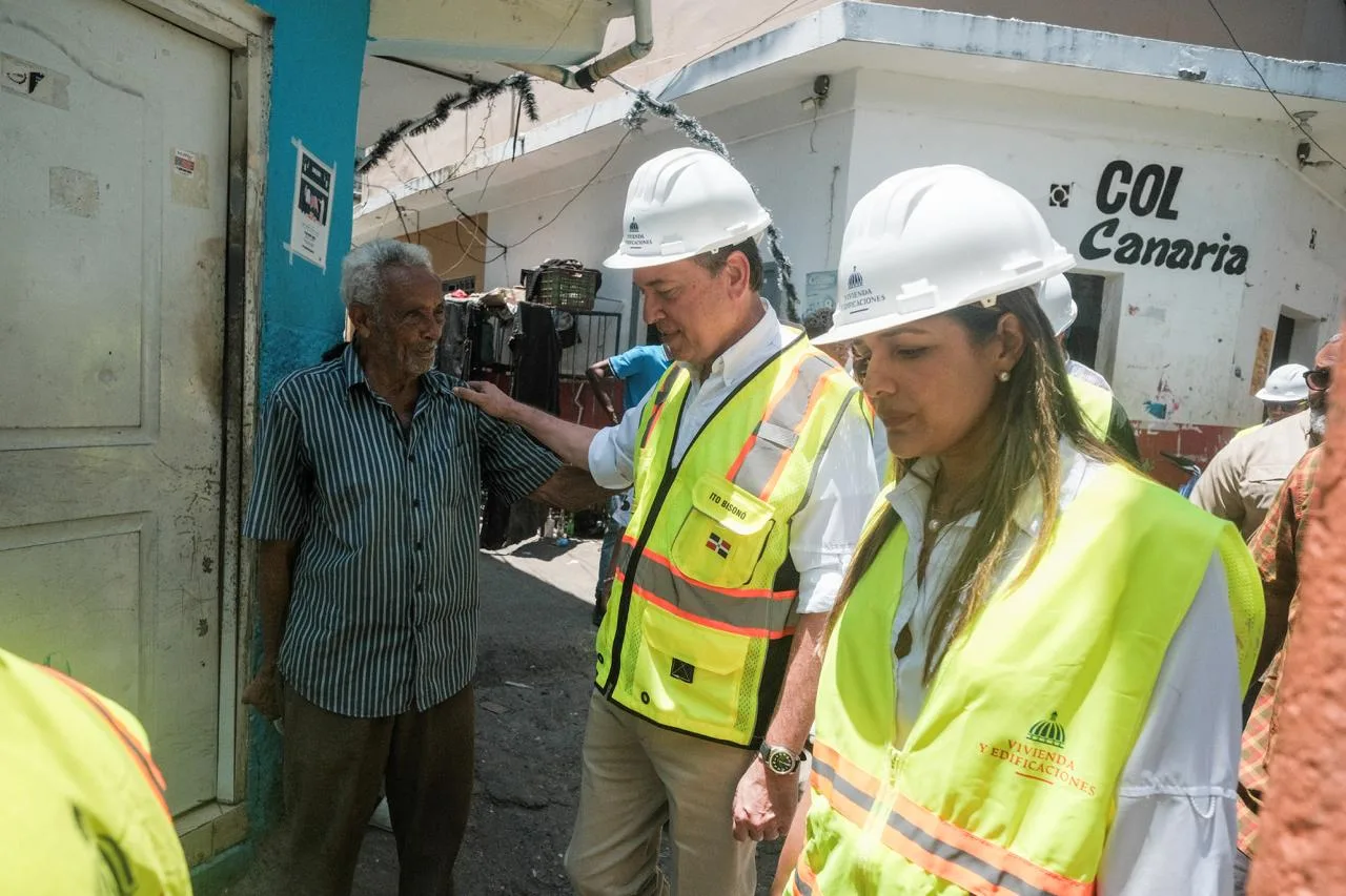MIVHED pone en marcha reparación de viviendas en sector Los Praditos