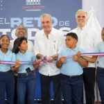 Presidente Abinader inaugura dos modernos techados escolares, uno en el Ensanche La Fe y otro en Las Palmas de Herrera, para fortalecer el deporte y la formación de cientos de estudiantes de ambos sectores