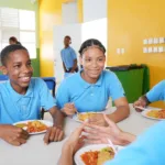 Familias dominicanas ahorran más de RD$82,000 millones al año por el Programa de Alimentación Escolar del INABIE