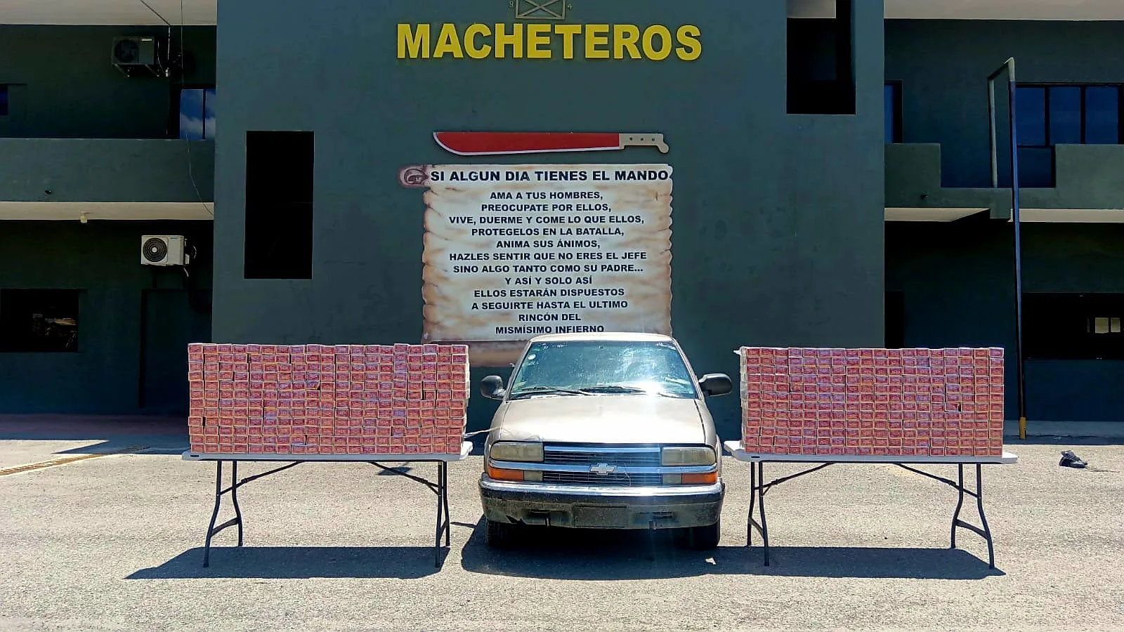 Ejército decomisa más de 96 mil cigarrillos de contrabando ocultos en una camioneta en Valverde