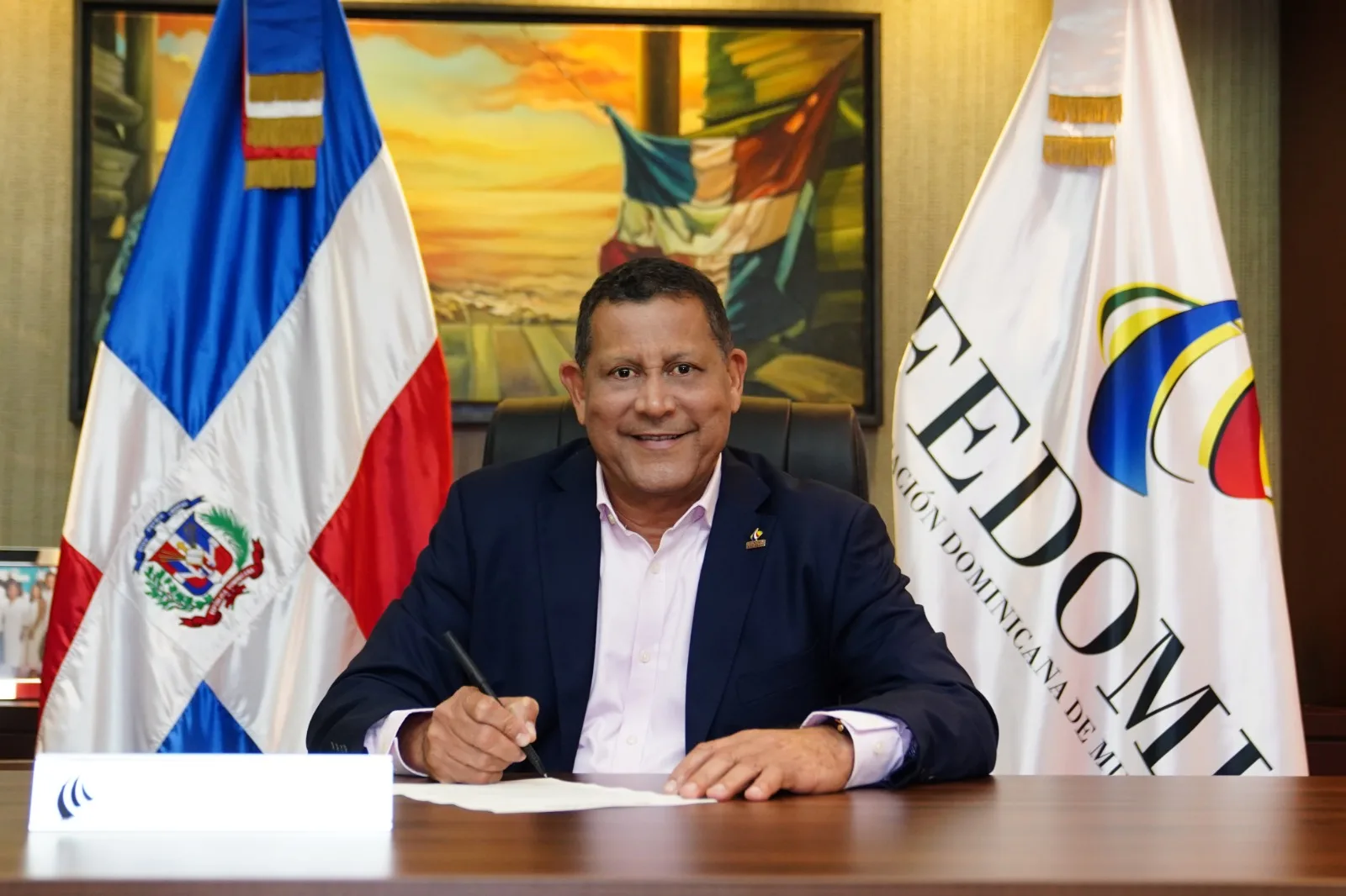 Presidente de Fedomu denuncia y rechaza intento de golpe de Estado contra alcalde de Las Charcas, Azua