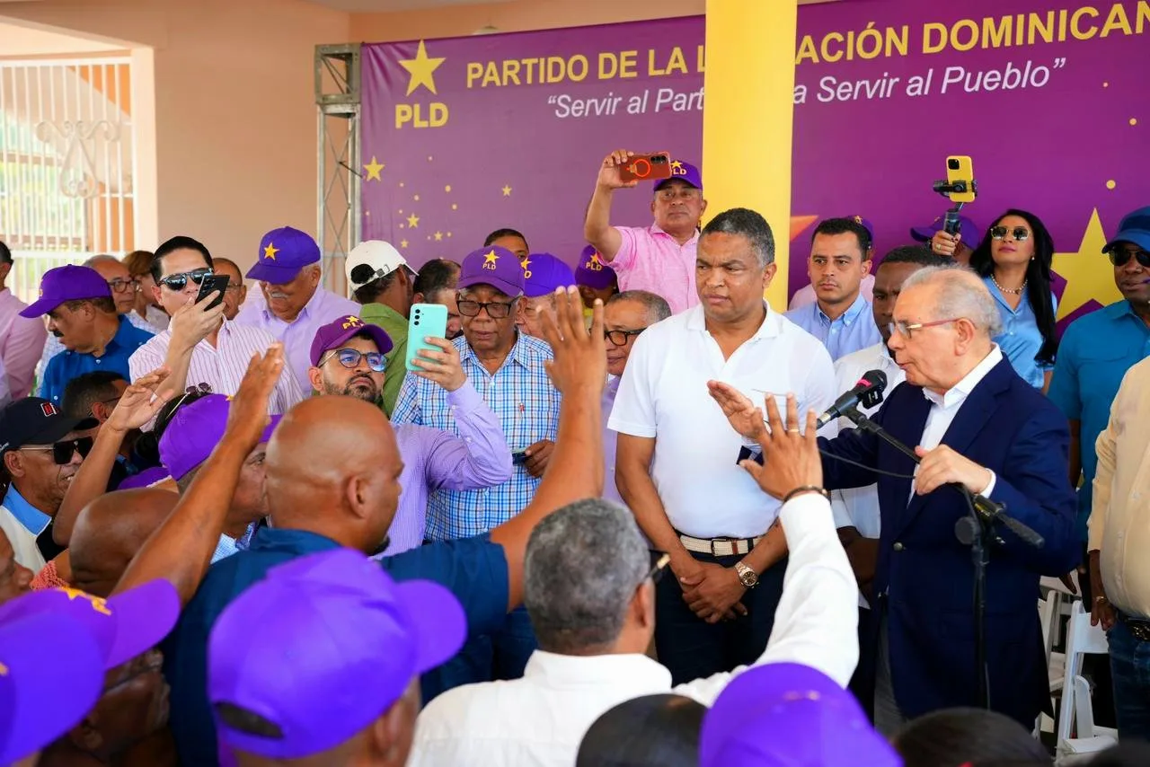 Danilo Medina dice población reconoce gestión del PLD; reitera compite por primer lugar