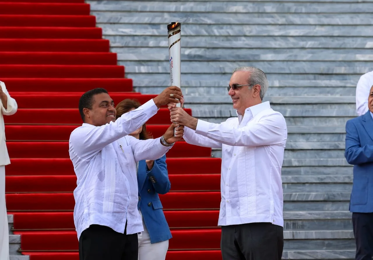 Presidente Abinader oficializa el inicio de la ruta de la antorcha hacia los XXV Juegos Centroamericanos y del Caribe Santo Domingo 2026