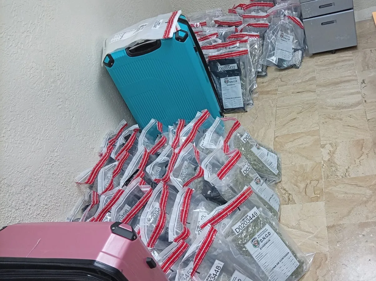 Intervienen dos maletas cargadas de presunta marihuana en aeropuerto de Punta Cana