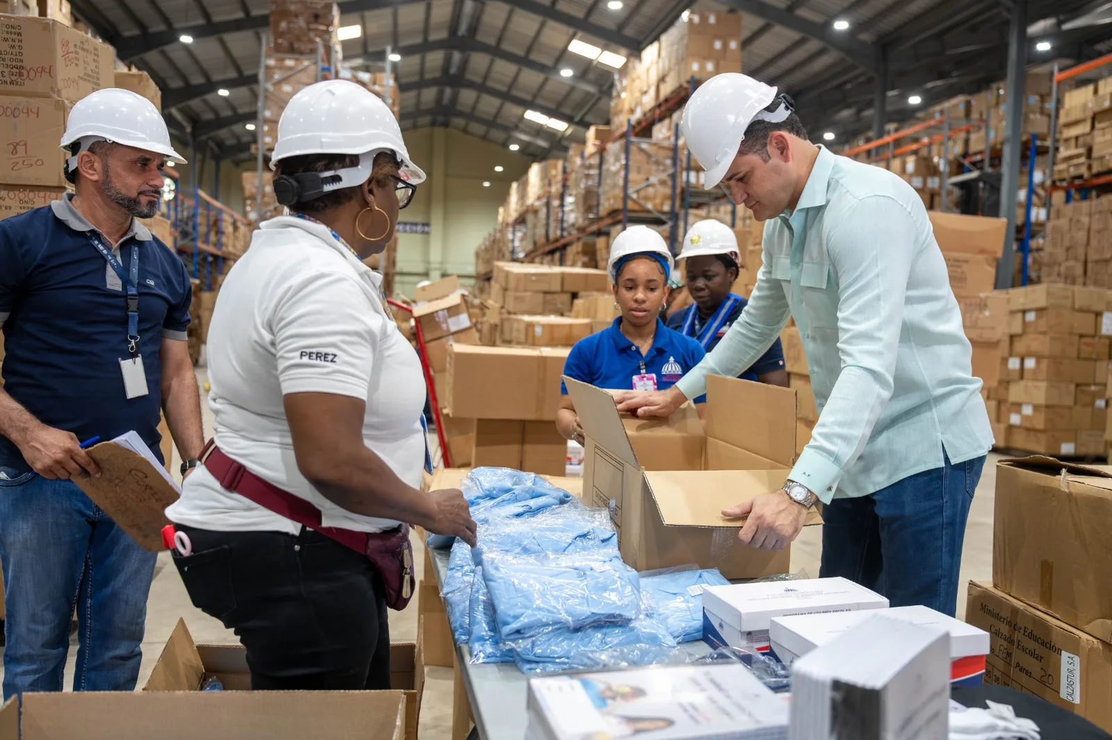 INABIE inicia distribución de útiles escolares en beneficio de más de 1.8 millones de estudiantes