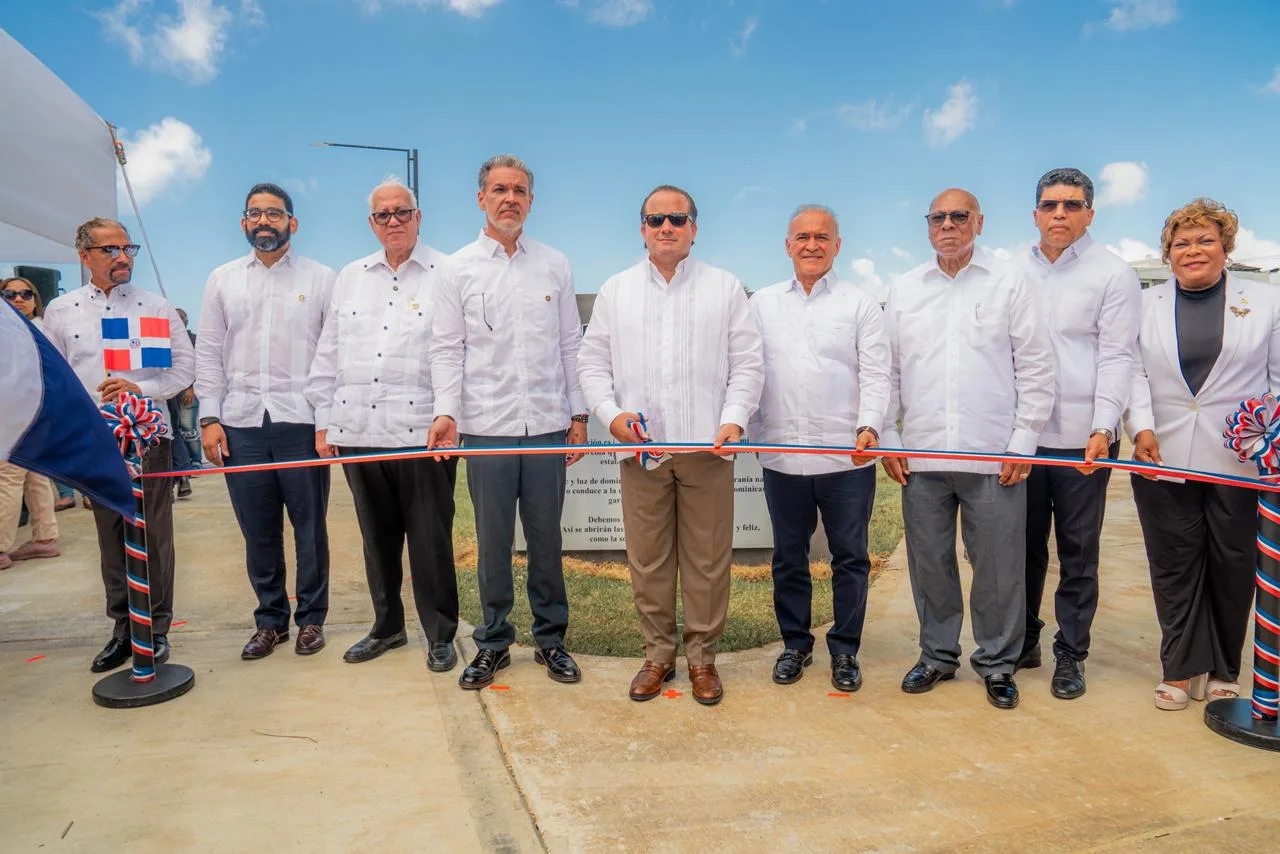 Gobierno inaugura la Plaza Constitución en la Ciudad Juan Bosch con inversión de RD$222.2 MM