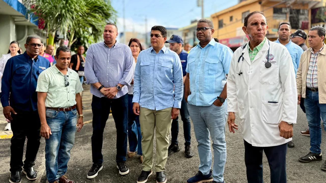 Robert Polanco destaca importancia de fortalecer los valores patrios durante Parada Cívica de la Fundación Cruz Jiminián