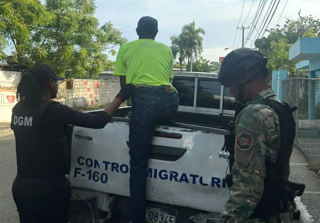 DGM mantiene presencia en barrios populares y sectores residenciales en todo el país; detiene 1,155 y deporta a 1,026 indocumentados este lunes